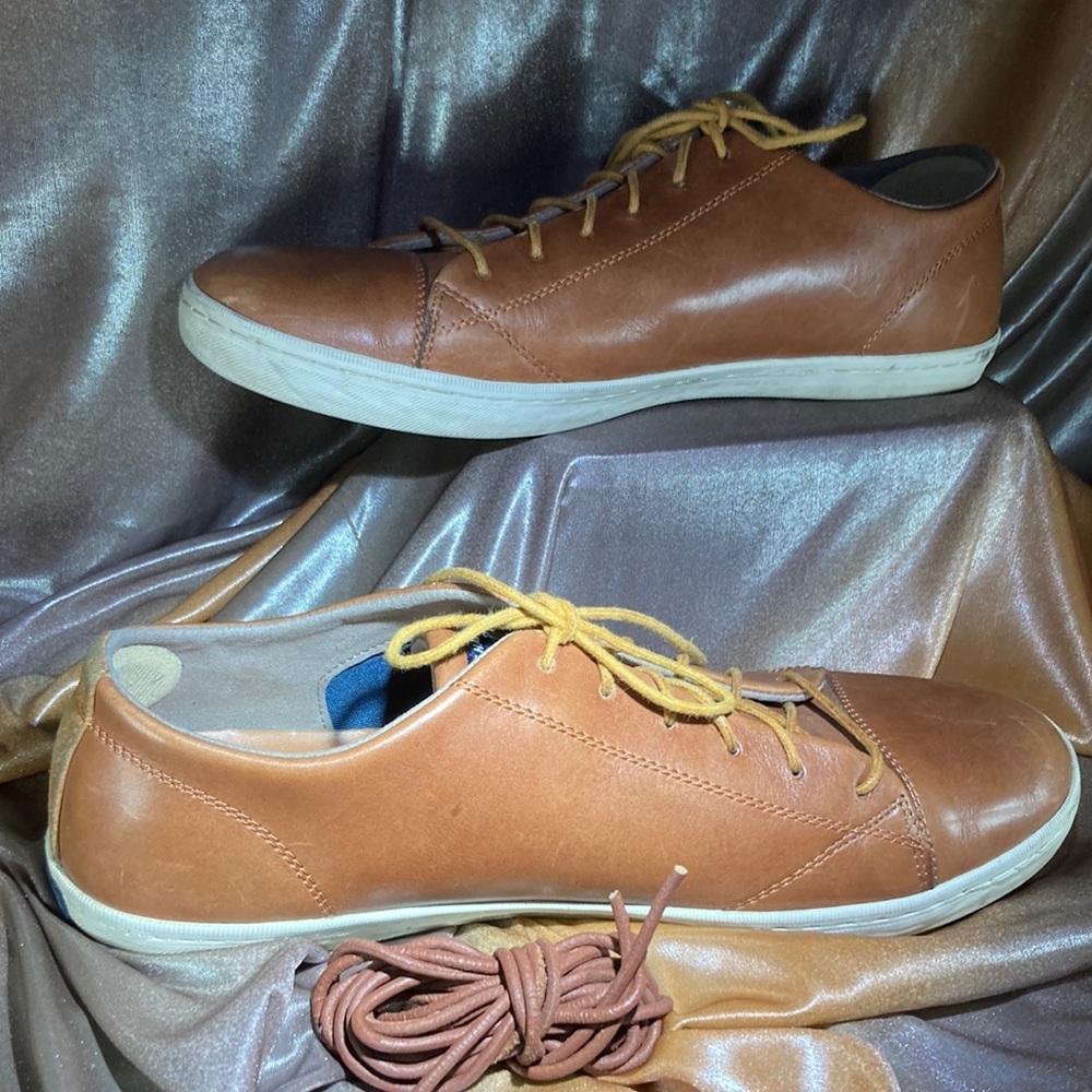 COLE Haan size 11.5 Trafton LX cap toe Oxford C22687. Box 7 original laces Inc